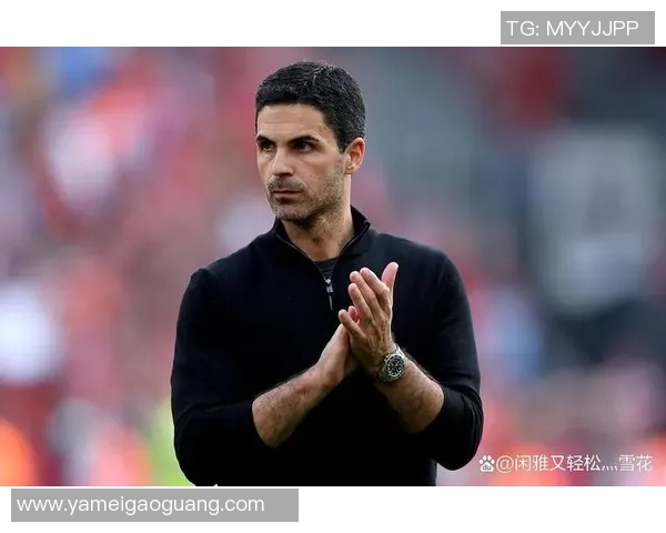 足球明星灿烂笑容背后的故事与成就揭秘